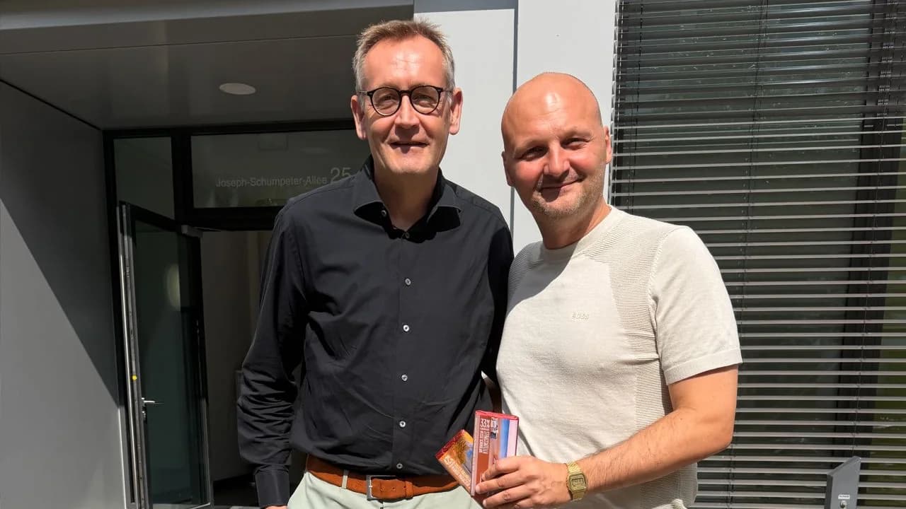 Statt Keynote ein Gespräch: KI und Vertrieb bei der FOM Hochschule